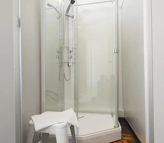 بيت شباب Ehe *